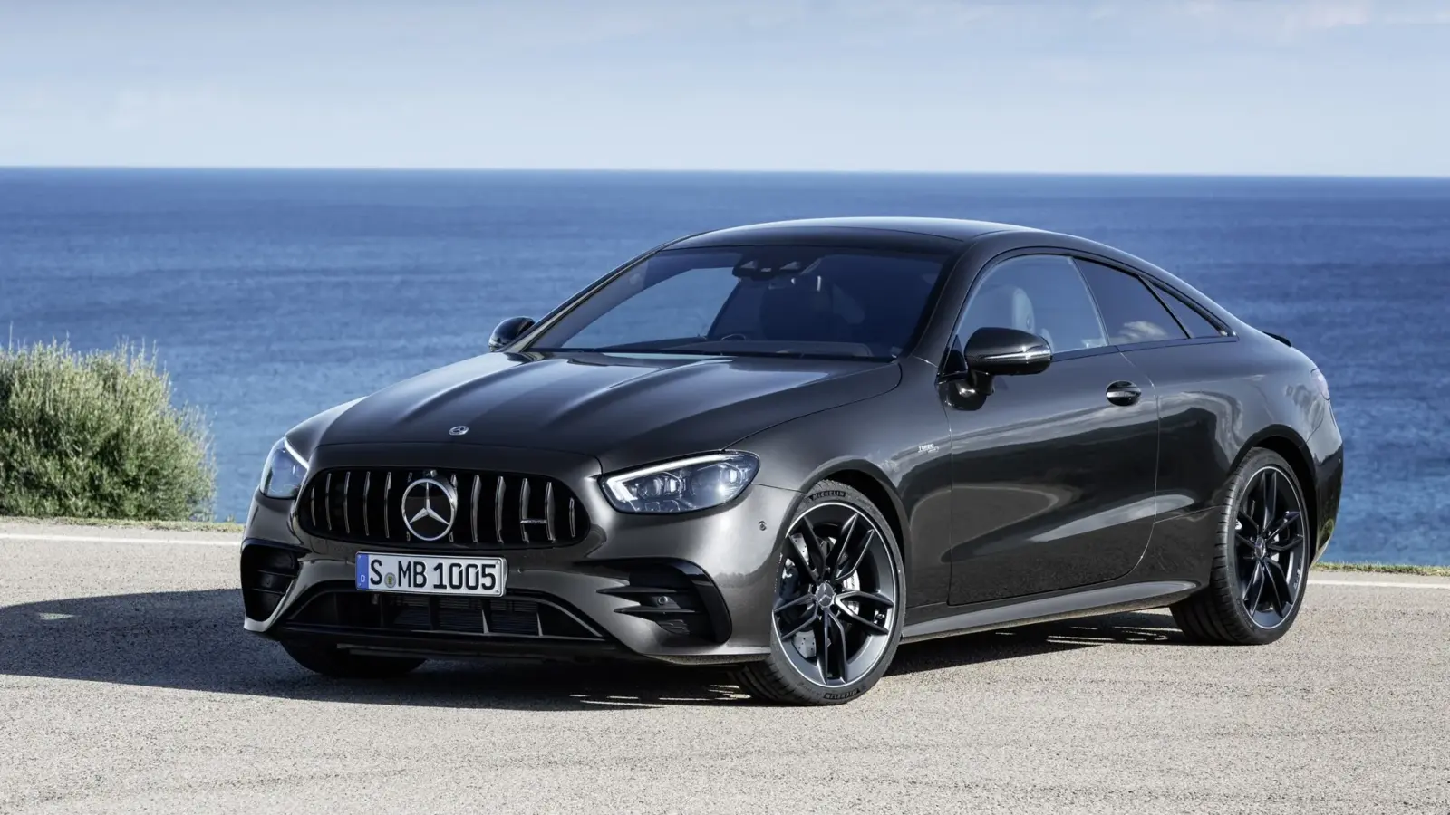 Facelifted Mercedes-Benz E-Class Coupe and Cabrio