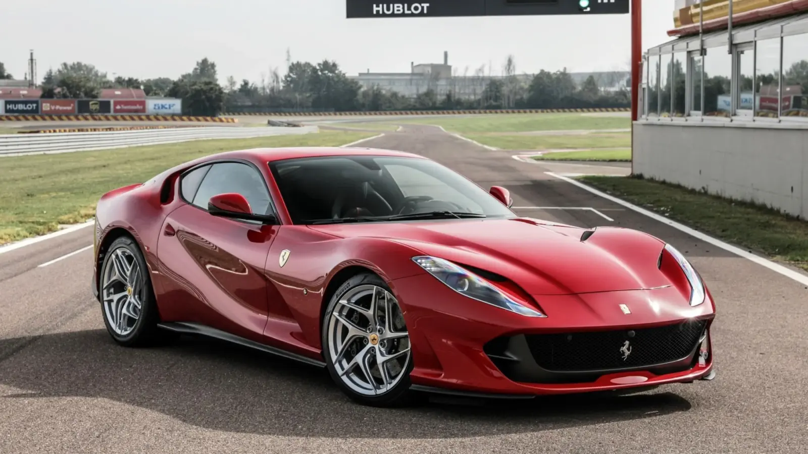 Ferrari 812 SuperFast
