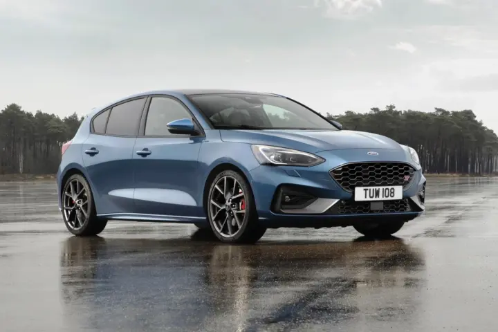 Ford Focus ST debuts