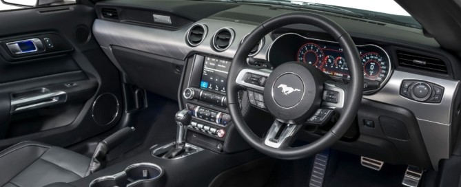 Ford Mustang Convertible cabin