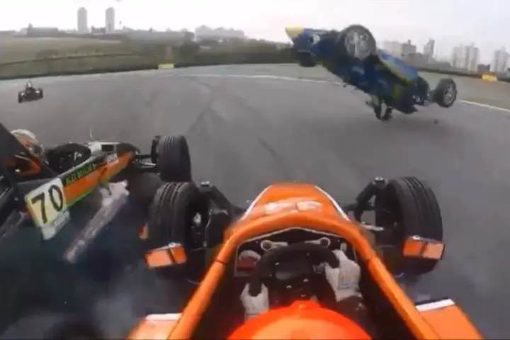 Formula Vee Crash [video]
