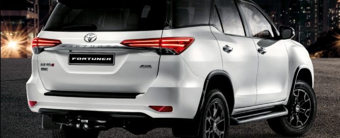 Toyota Fortuner Epic rear