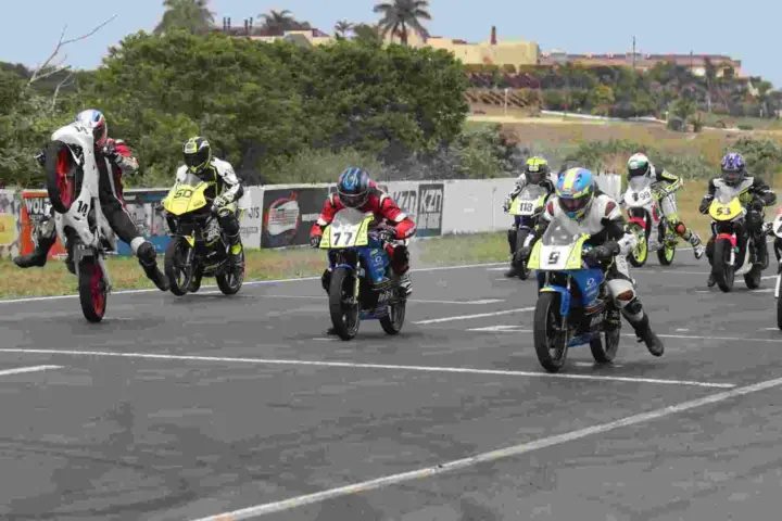 Double Apex Motorcycles: High Noon at Dezzi Raceway