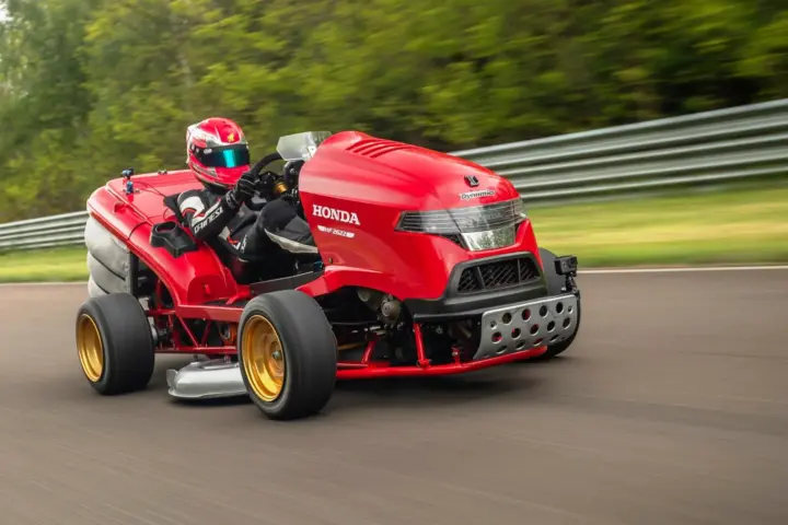 Honda Mean Mower Sets New Record [w/video]