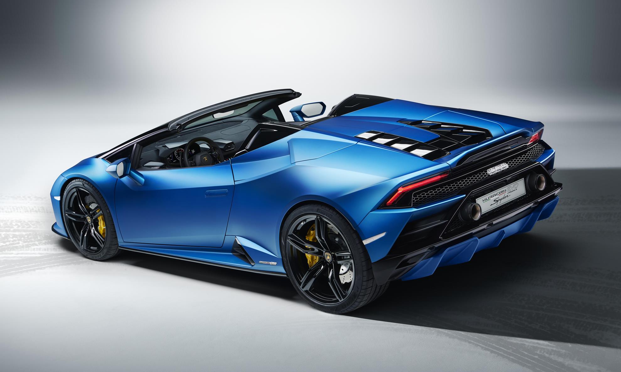 Huracan Evo RWD Spyder debuts today with 449 kW and 560 N.m