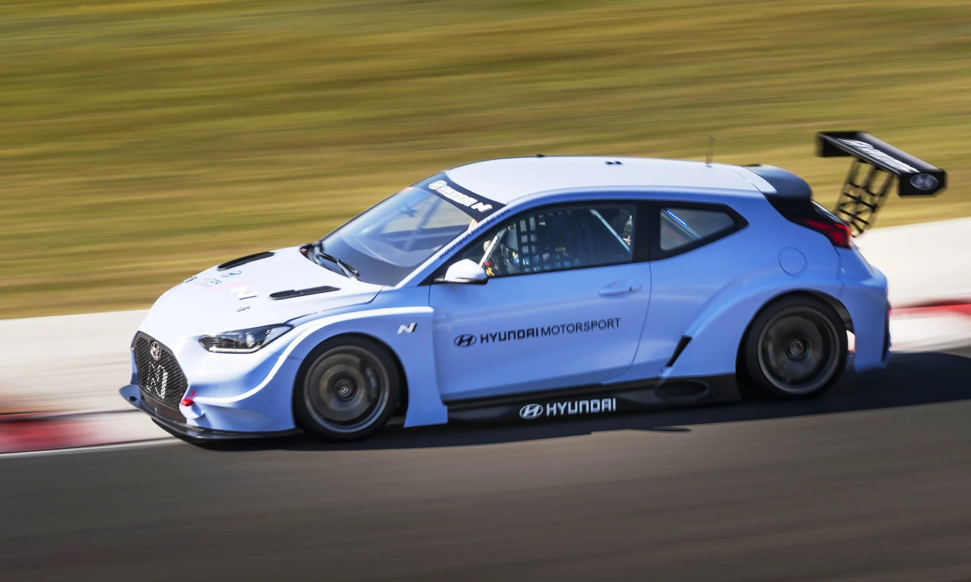 Hyundai Veloster N ETCR side