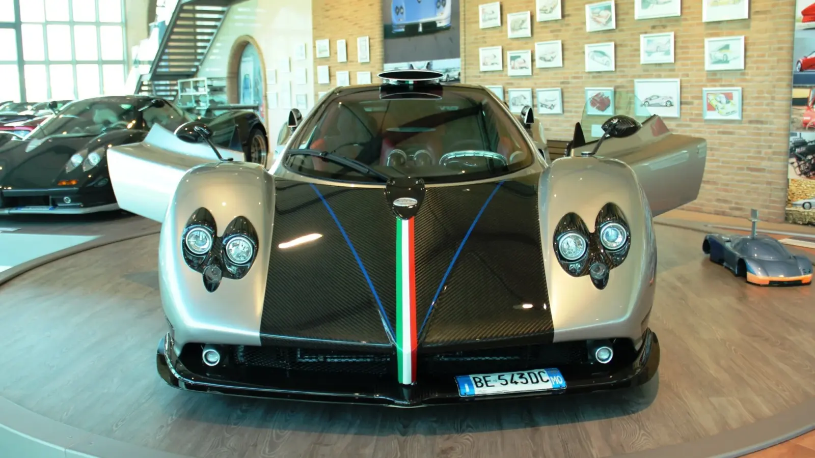 Take Virtual Car Museum Tours With Google Maps