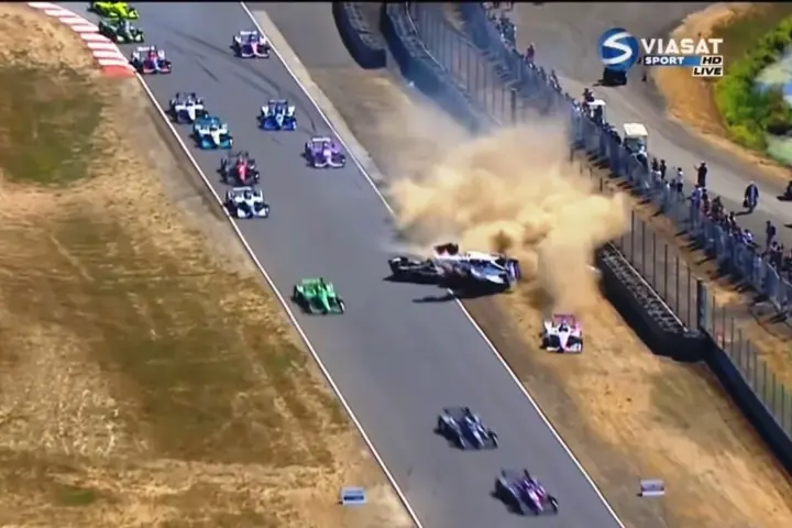IndyCar Crash at Portland [video]