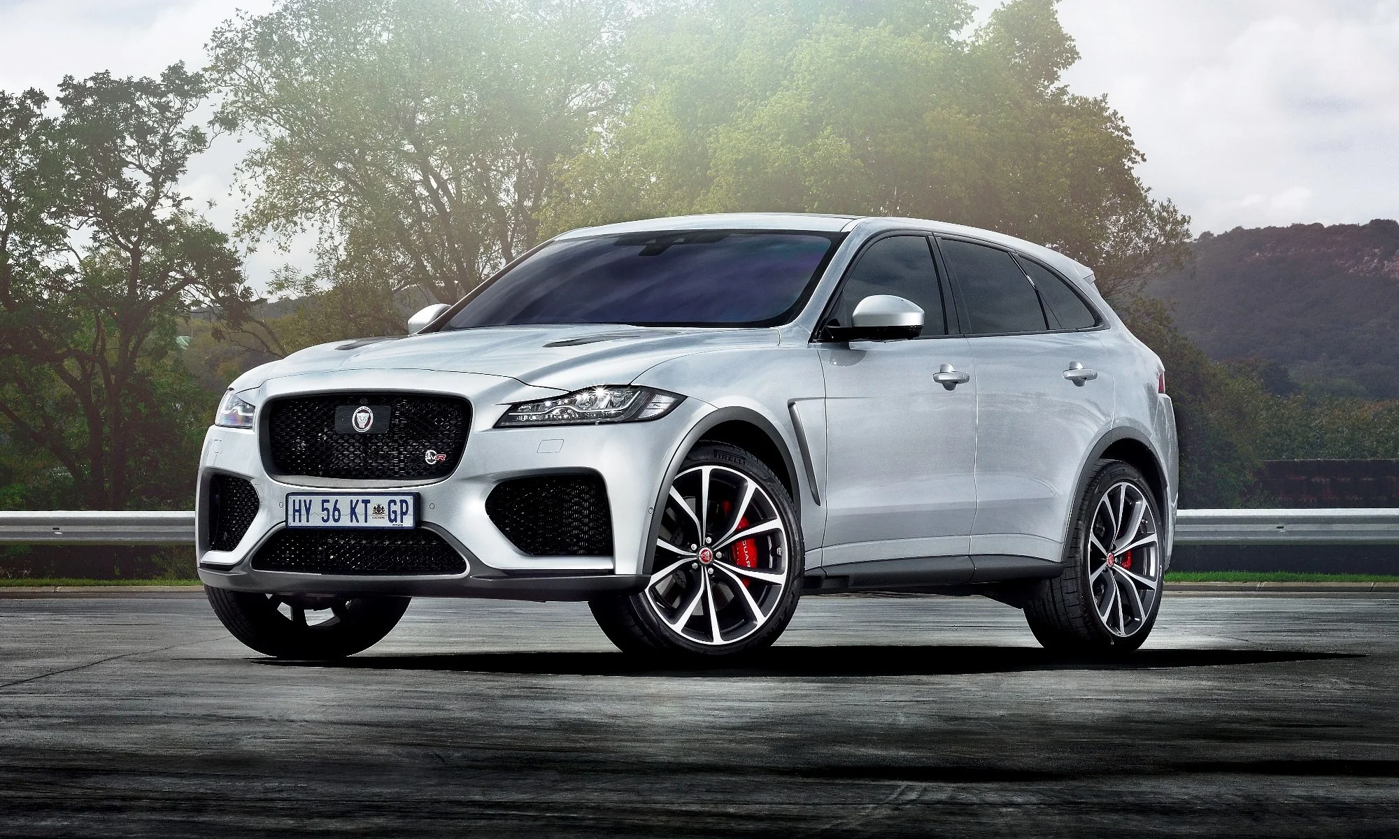 Jaguar F-Pace SVR