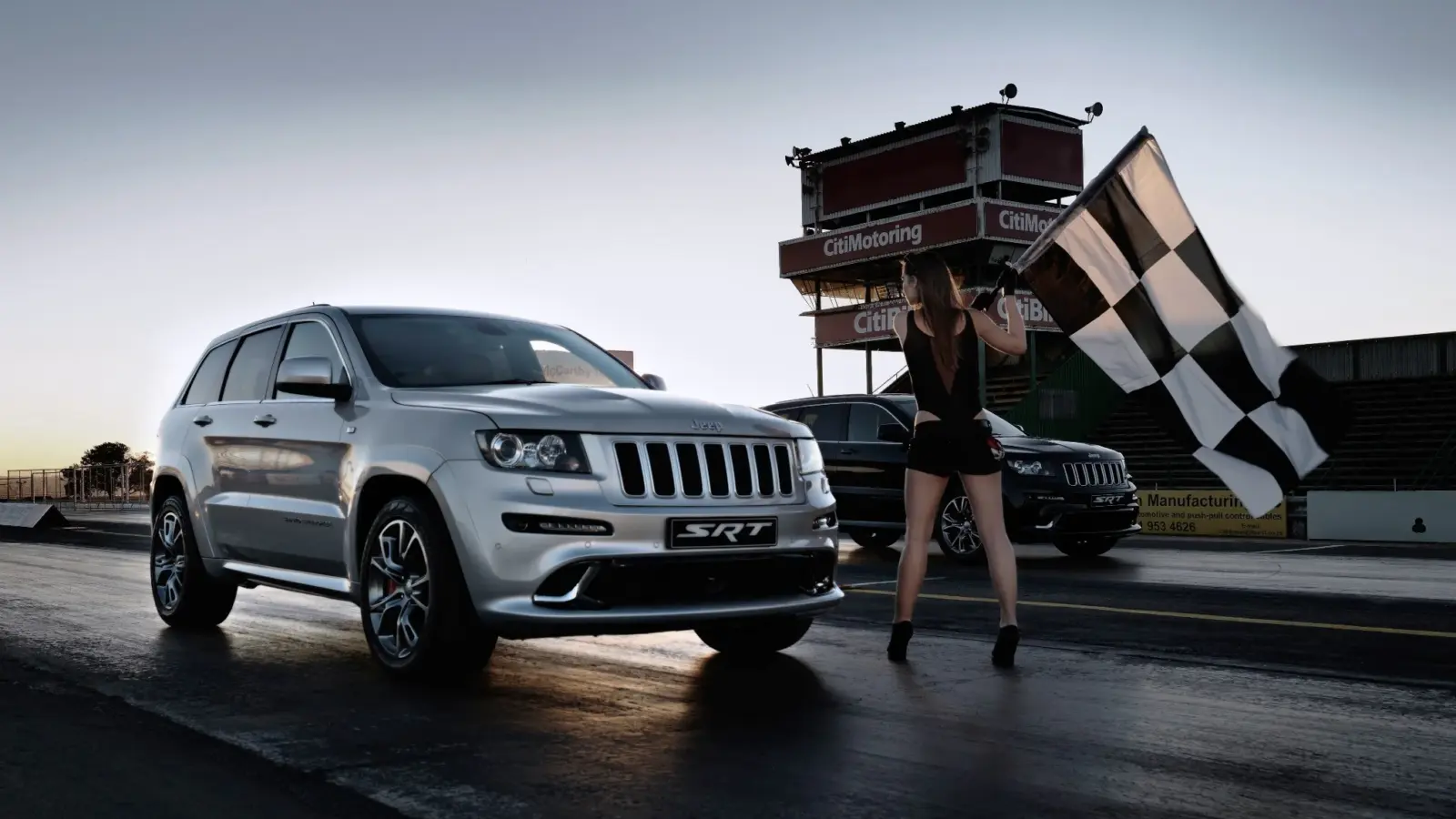 Jeep Grand Cherokee SRT8 vs Mercedes-AMG ML63 (2012)