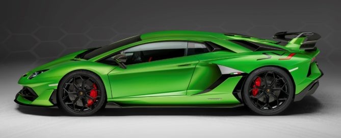 Lamborghini Aventador SVJ profile
