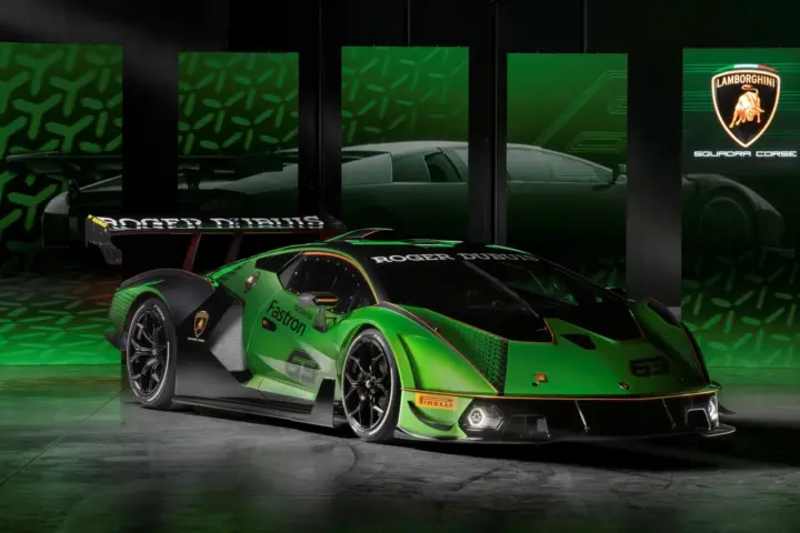 Lamborghini Essenza SCV12 Breaks Cover [w/video]