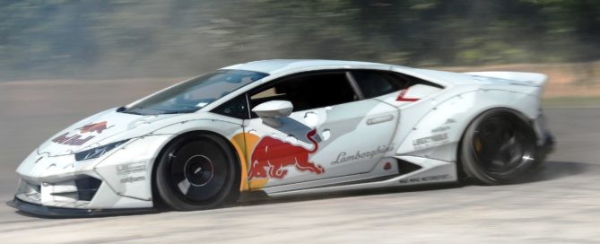 Lamborghini Huracan Drifting 1