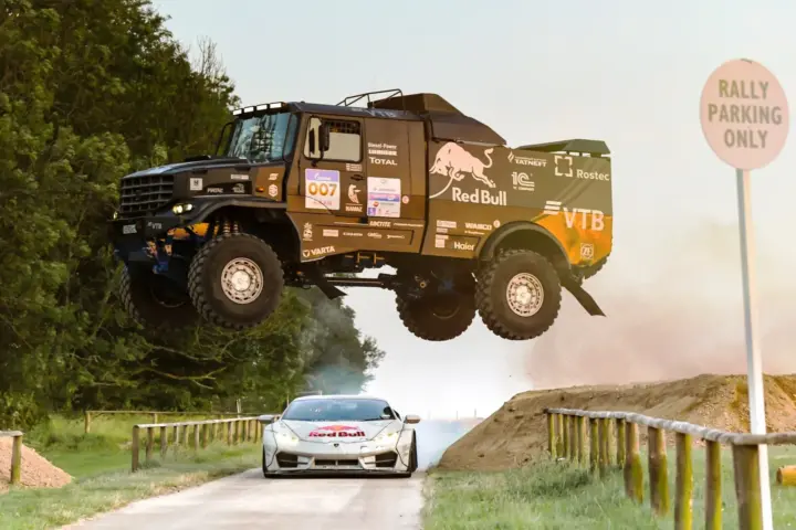 Lamborghini Huracan Drifting At Goodwood Festival [video]