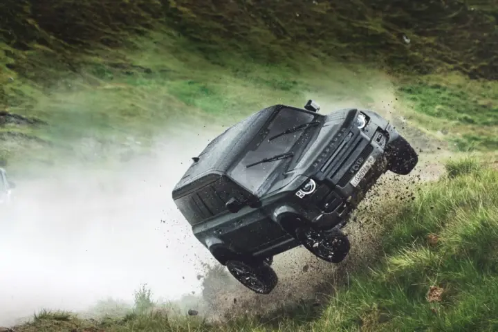 New Land Rover Defender Advert [video]