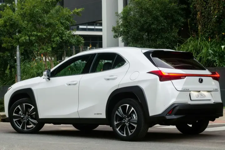 Lexus SUV Range Expands With UX 250h EX