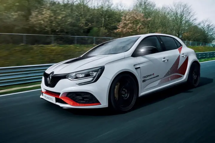 Renault Megane Trophy-R Nurburgring Record [w/video]