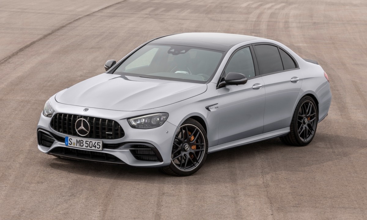 MercedesAMG E63S facelift debuts with new appearance and tech.