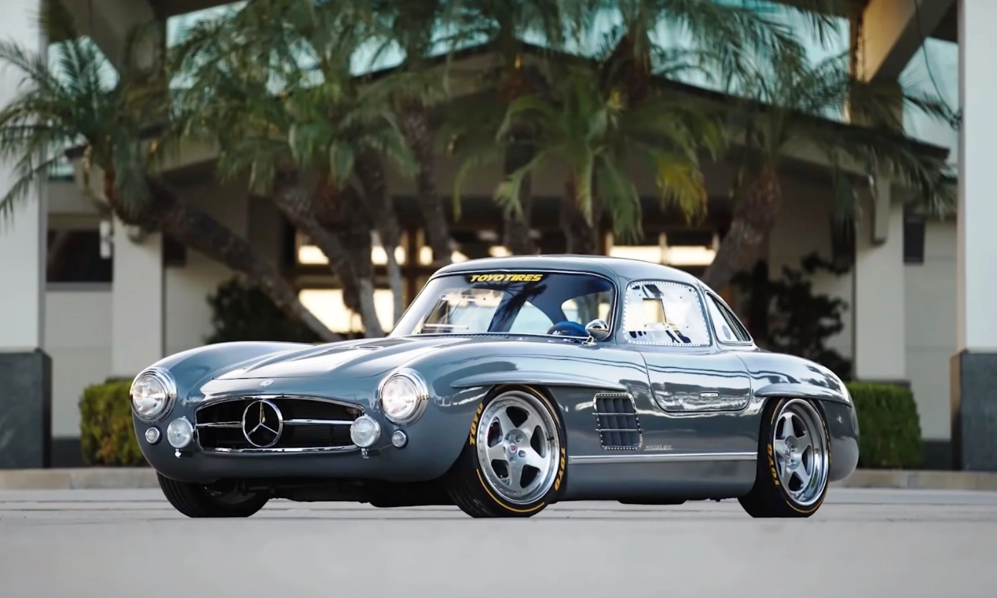 Mercedes-Benz 300SL Gullwing Clone front