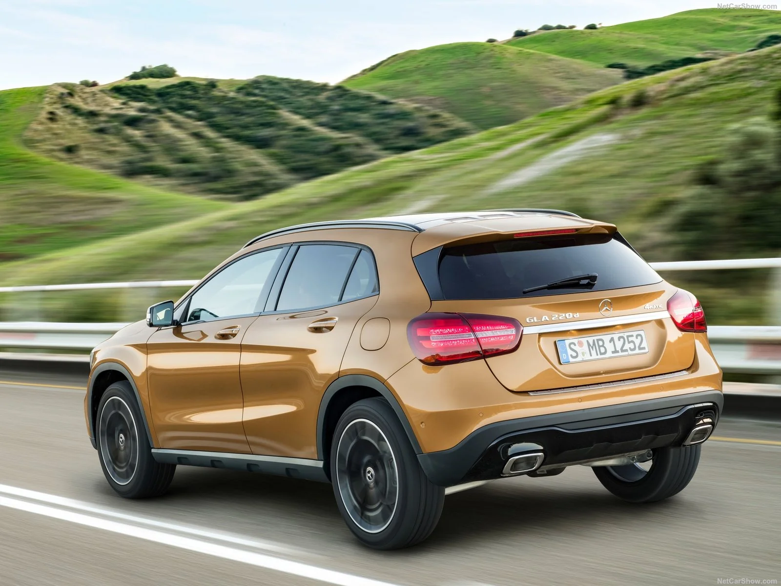 Mercedes-Benz GLA250