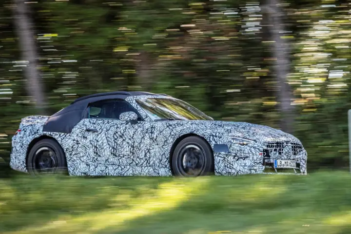 Mercedes SL Roadster Returns to Performance Roots