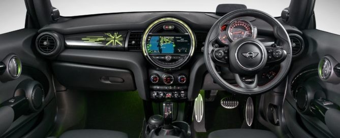 Mini Cooper Driven interior