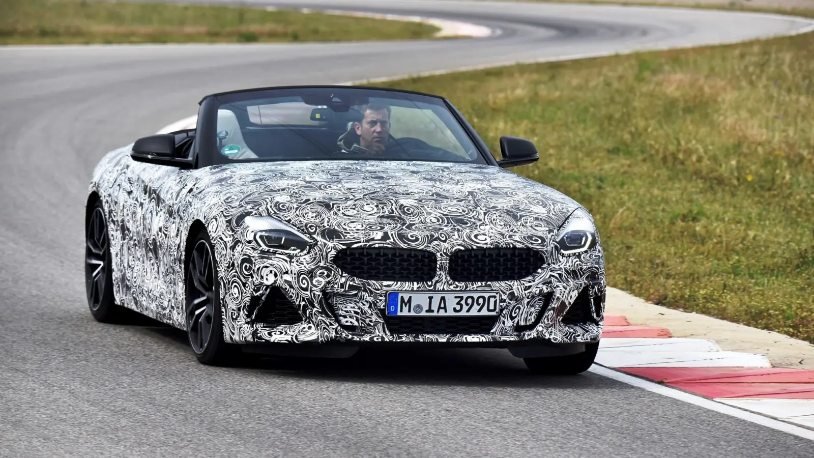 BMW Z4 M40i teased [w/video]