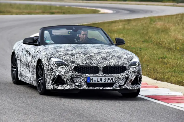 BMW Z4 M40i teased [w/video]