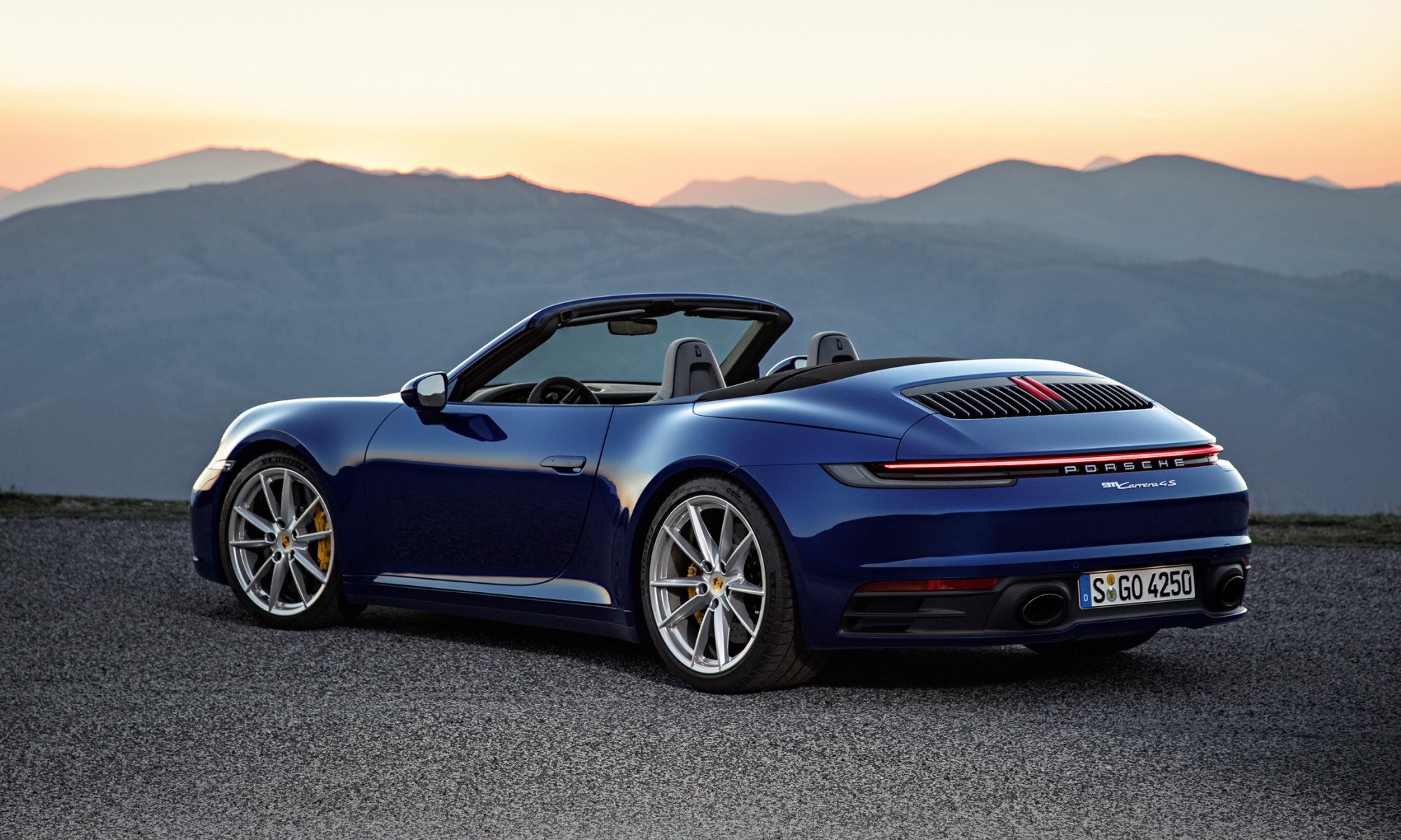 New Porsche 911 Cabriolet debuts only a few weeks after