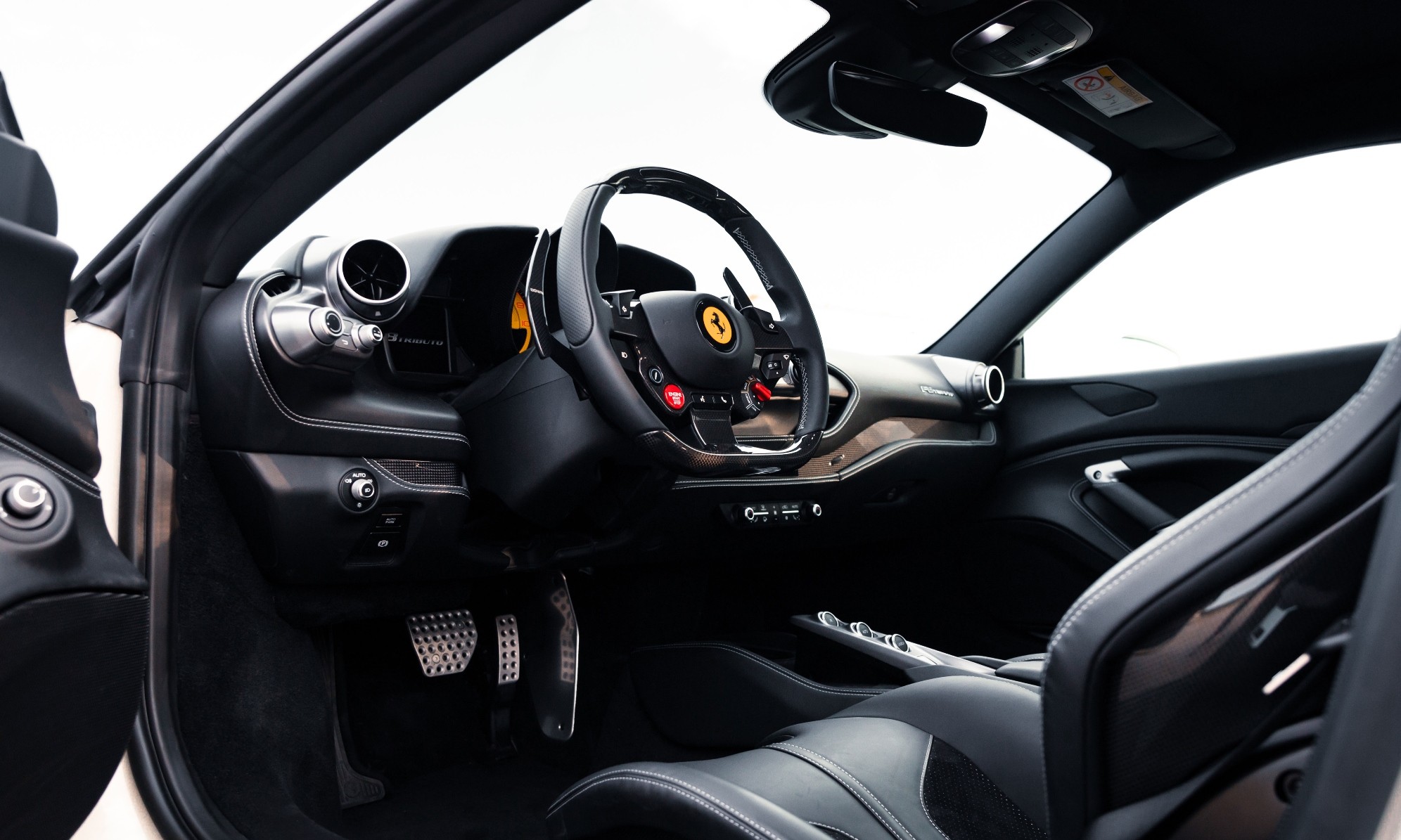 Novitec Ferrari F8 Tributo interior