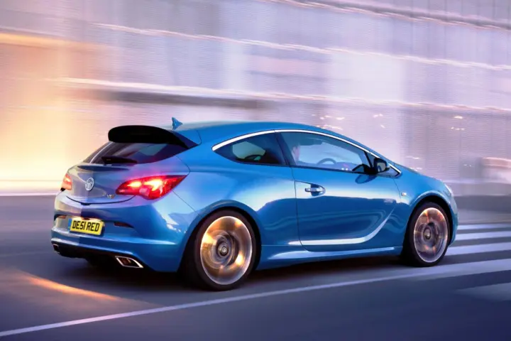 Opel Astra OPC (2013)
