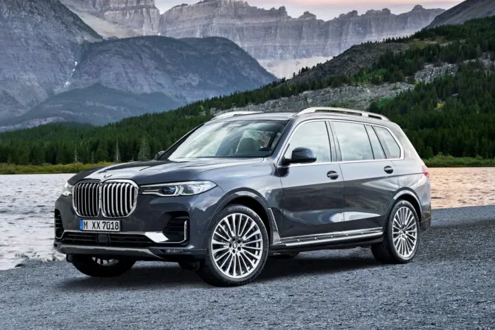 BMW X7 debuts
