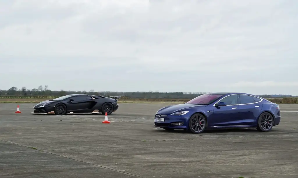 Petrol vs Battery Drag Race [video]