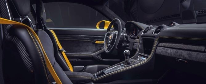 Porsche 718 Cayman GT4 interior