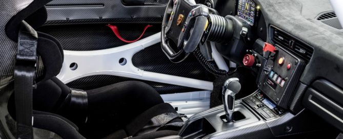 Porsche 911 GT2 RS Clubsport interior