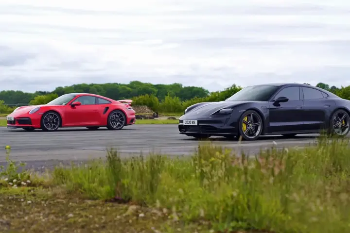 Porsche Drag Race [video]
