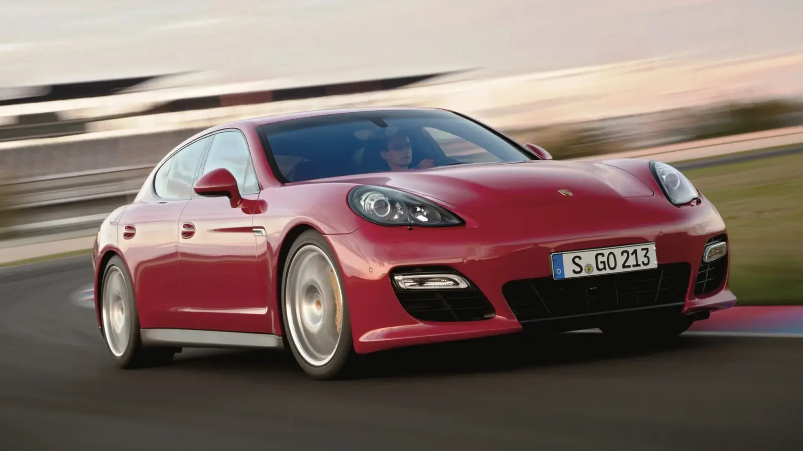 Porsche Panamera GTS PDK (2012)
