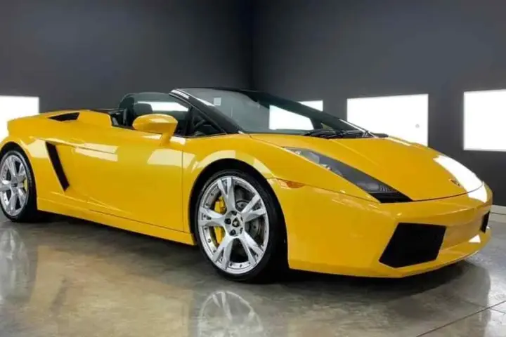 Secret Supercar Owner - Chapter 2