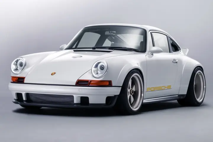 Singer Porsche Dynamics and Lightweight Study (DLS)