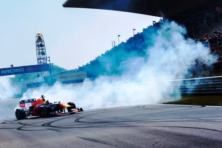 Red Bull Racing switches to Honda power from 2019