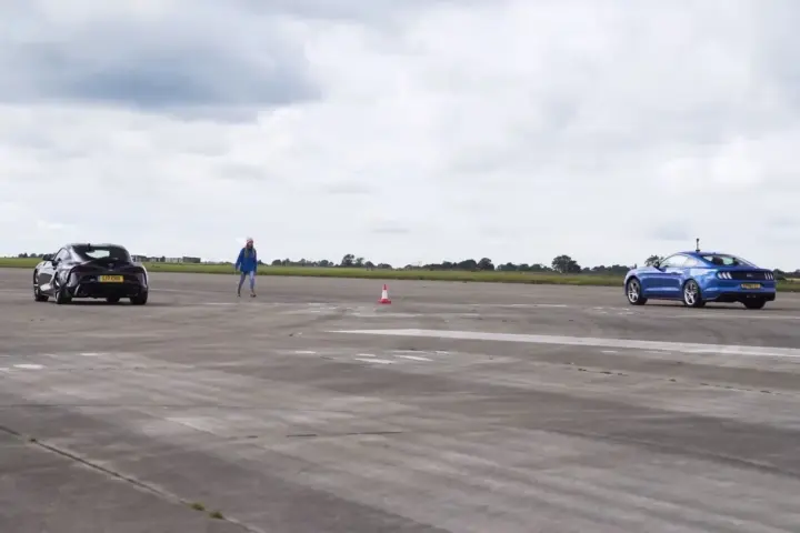 Sports Coupe Drag Race [video]