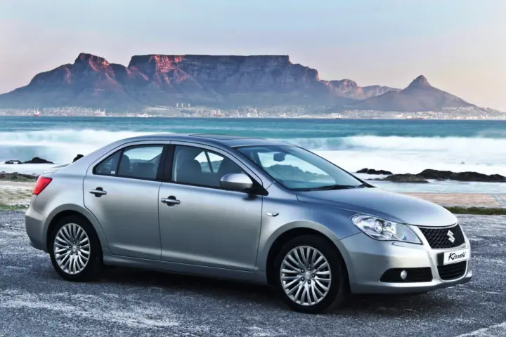 Suzuki Kizashi 2.4 SDLX CVT (2012)