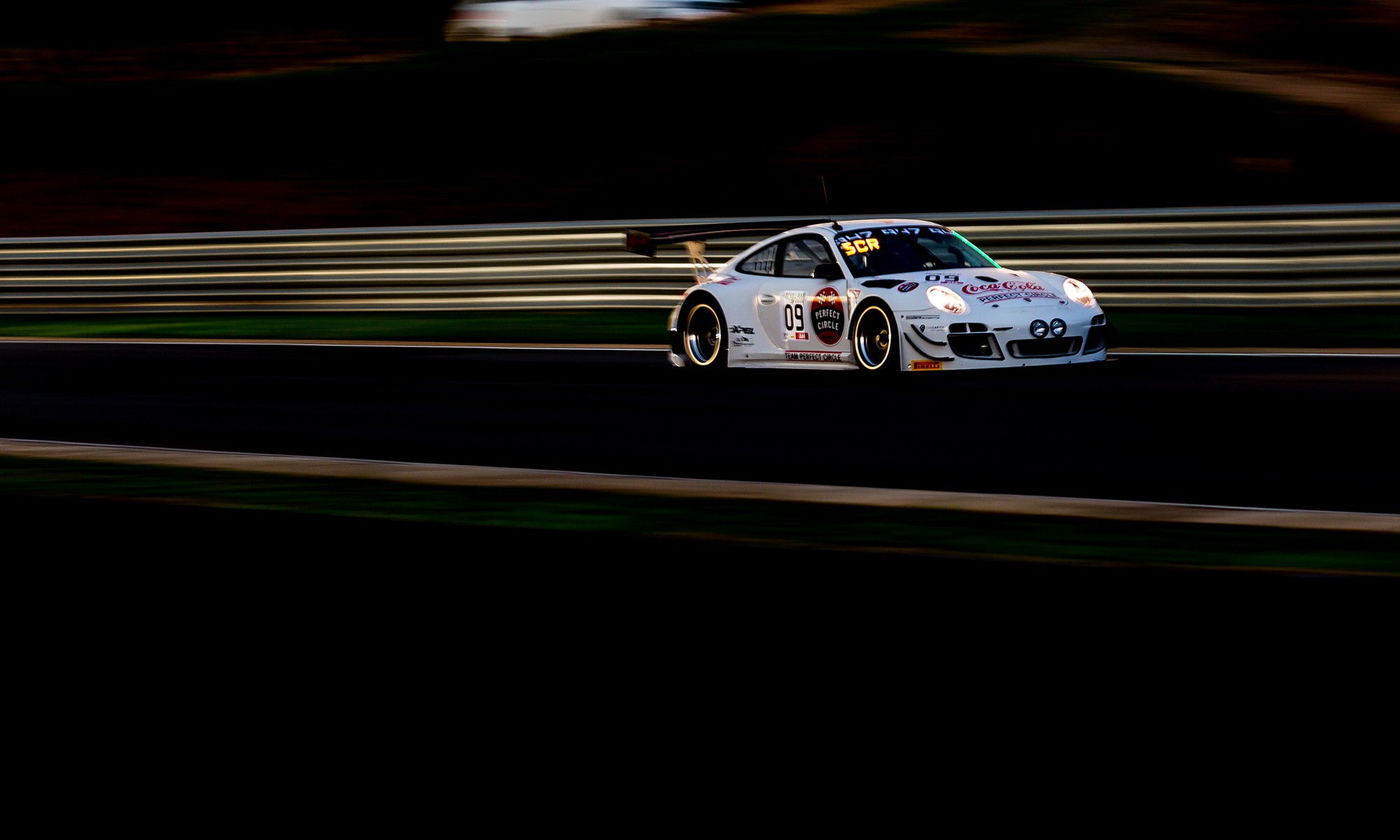 Team Perfect Circle Porsche during night practice (Image David Marchio)
