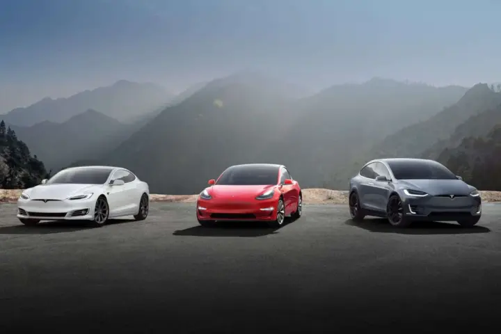 Tesla Drag Race [video]