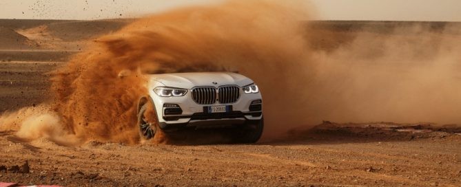 The new BMW X5 getting dirty at Monza in the Sahara