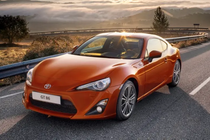 Toyota 86 High 6MT (2012)