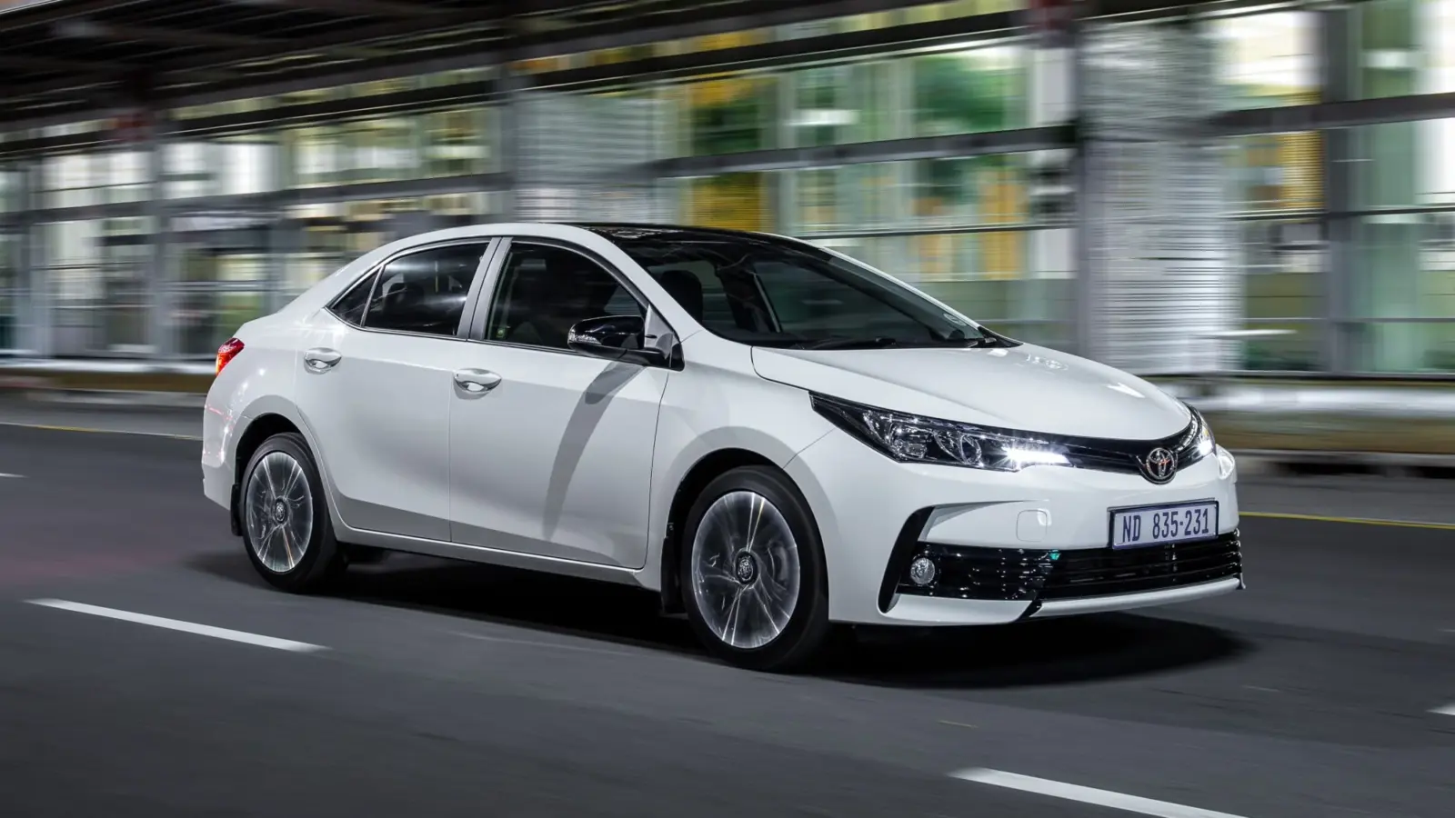 Toyota Corolla 1.6 Prestige (2014)
