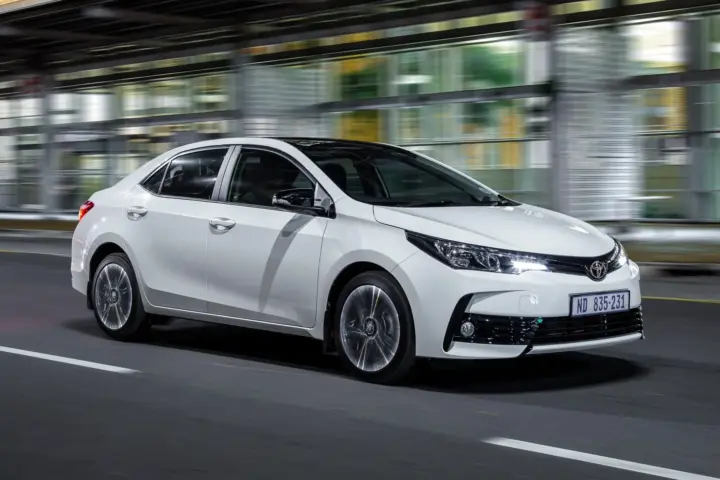 Toyota Corolla 1.6 Prestige (2014)