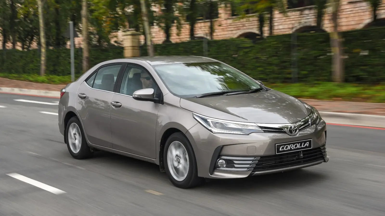 Toyota Corolla 1.8 Exclusive (2017)