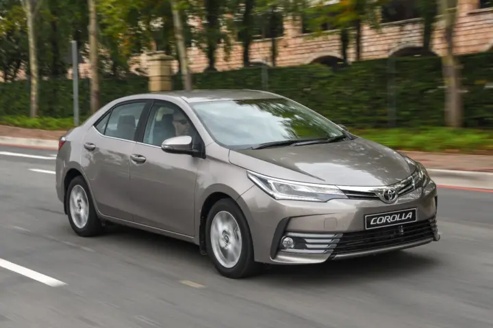 Toyota Corolla 1.8 Exclusive (2017)